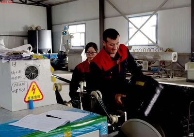 三師圖木舒克:廢舊滴灌帶回收 為耕地&ldquo;排毒&rdquo;增效!