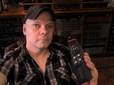 Beals 把 TASCAM 的 DR-701D 錄音機帶到大型購物中心 - midifan:我們關(guān)注電腦音樂